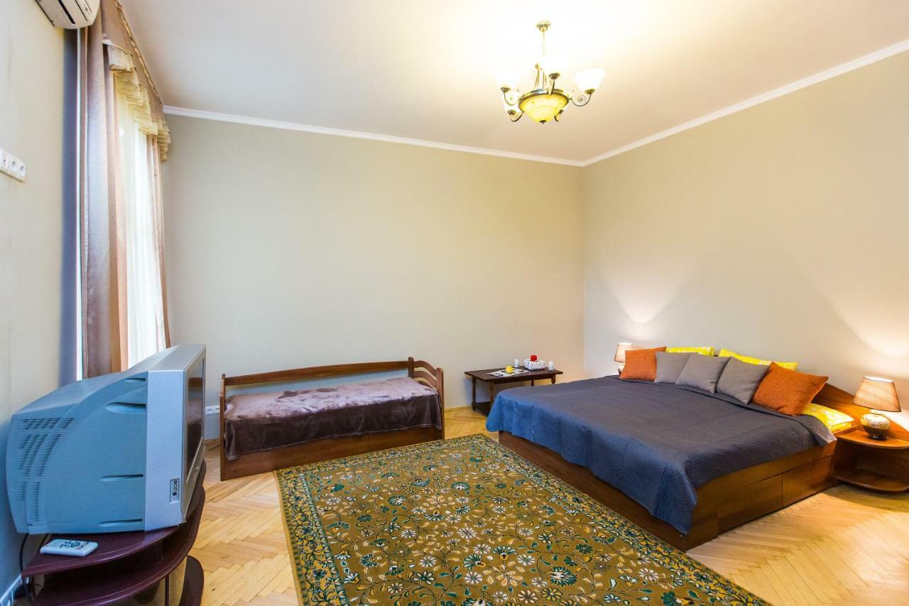 Apartments On Sholom Aleichem Та Ще Варіант Поруч Lviv Eksteriør billede