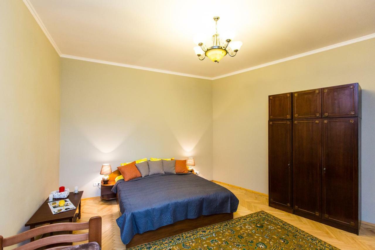 Apartments On Sholom Aleichem Та Ще Варіант Поруч Lviv Eksteriør billede