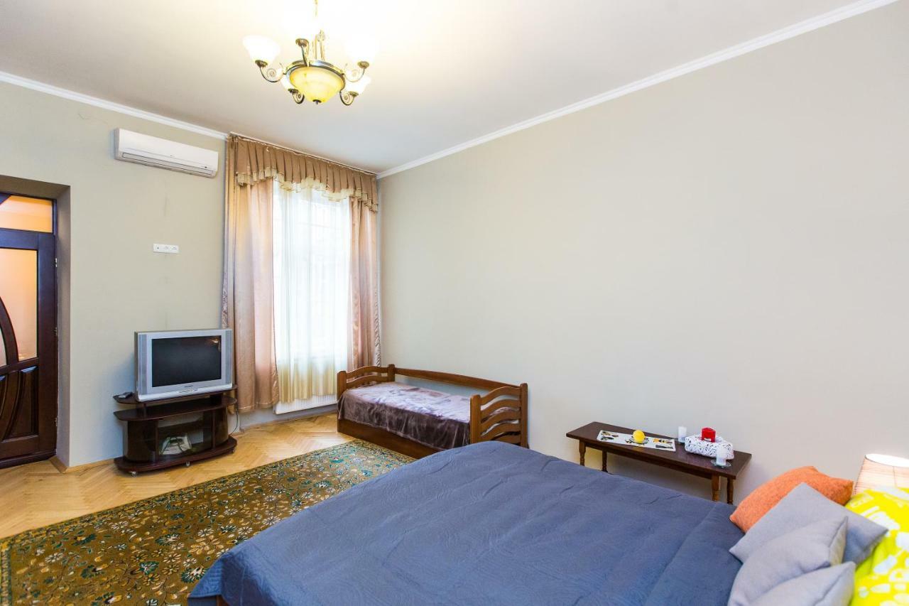 Apartments On Sholom Aleichem Та Ще Варіант Поруч Lviv Eksteriør billede